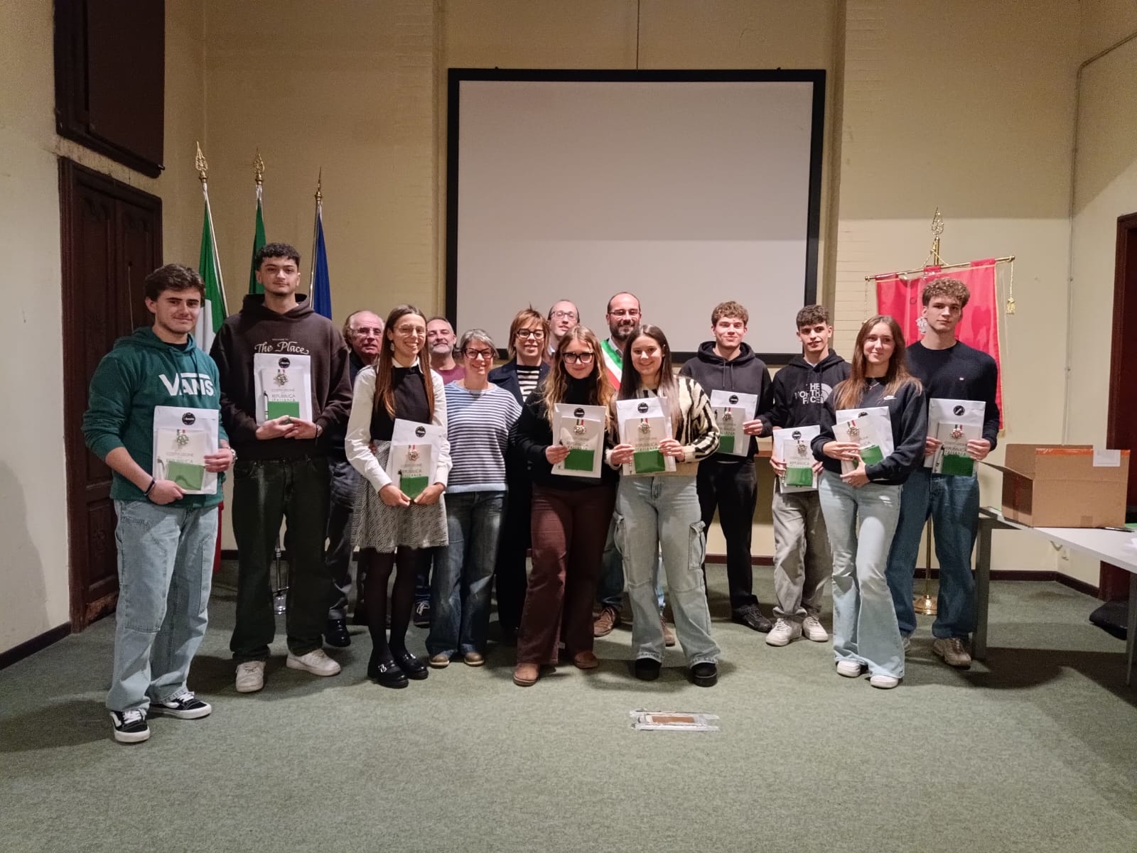 Consegna costitutizoni neo-diciottenni_1